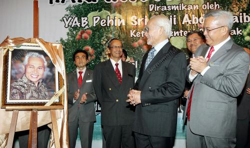 ABDUL TAIB MAHMUD