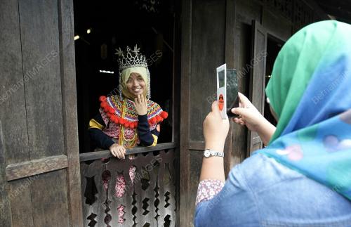 SK04_27112014_PELANCONGAN