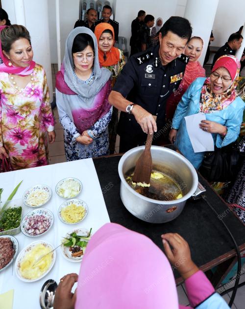 SK04_28072012_POLIS_KUIH