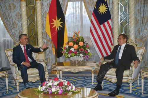 TAN SRI ABANG JOHARI TUN OEPNG