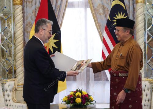 TAN SRI ABANG JOHARI TUN OPENG