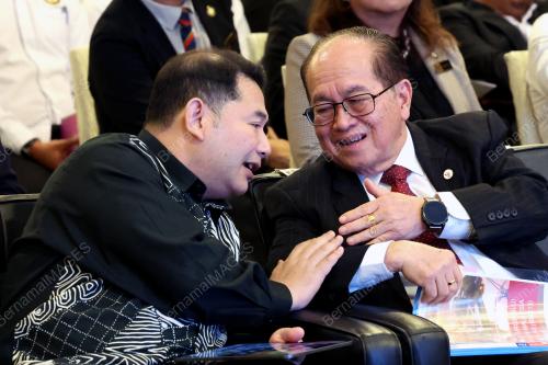 DATUK AMAR DOUGLAS UGGAH EMBAS