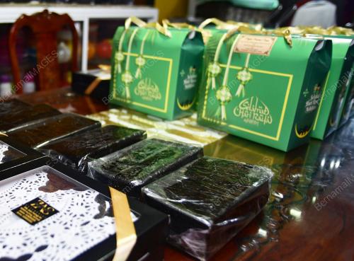 PROSES PEMBUATAN KEK HATI PARI