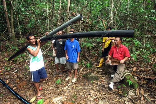 BEKALAN AIR GRAVITI