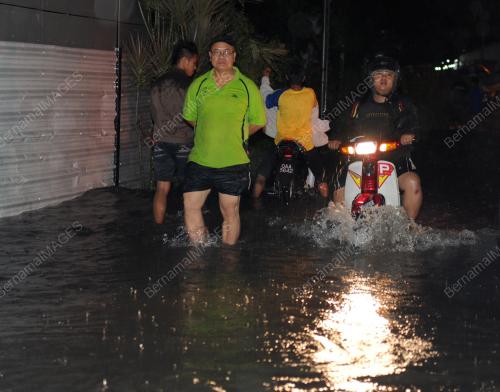 SK05_01012014_BANJIR