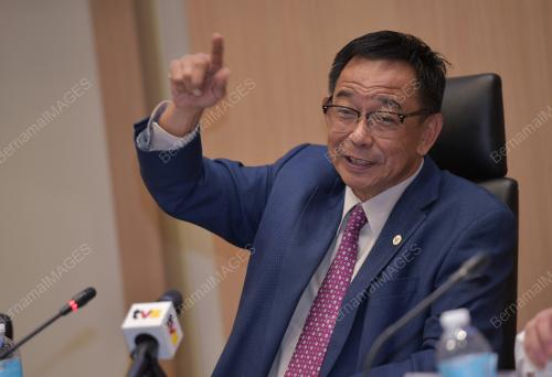DATUK SERI ABDUL KARIM RAHMAN HAMZAH