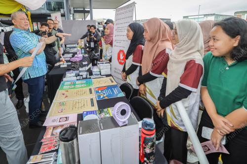 DATUK SERI FADILLAH YUSOF