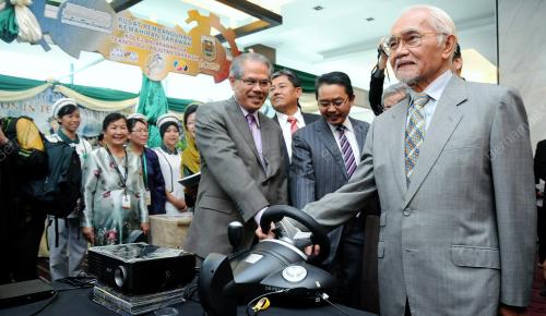 TAN SRI ABDUL TAIB MAHMUD
