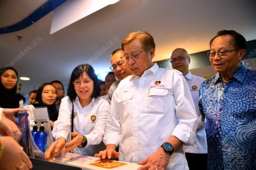 TAN SRI ABANG JOHARI TUN OPENG
