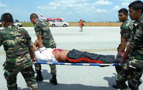 LATIHAN PESAWAT TERHEMPAS