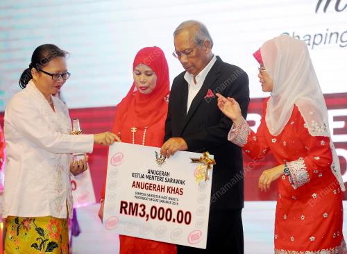 SK05_05112016_HARI_WANITA