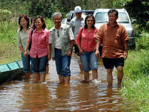 CAMPIGNING IN THE FLOOD