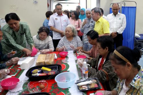 DATUK AMAR DR SIM KUI HIAN