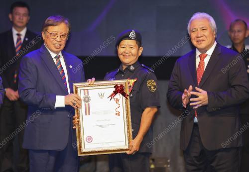TAN SRI ABANG JOHARI TUN OPENG
