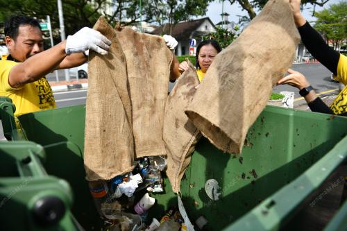 TRASH HERO KUCHING