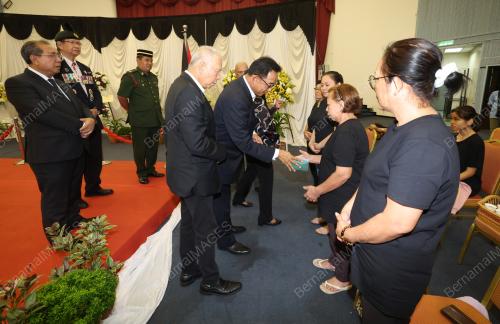 DATUK SERI ABDUL KARIM RAHMAN HAMZAH