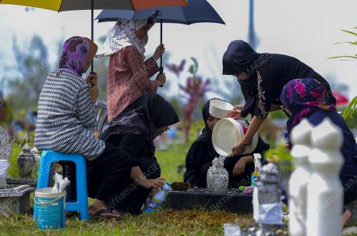 ZIARAH KUBUR MENJELANG RAMADAN