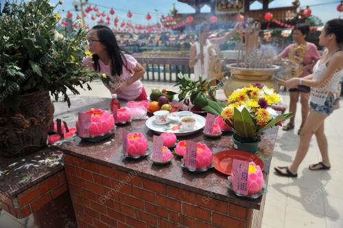 SK05_10052017_WESAK