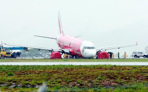 SK05_11012011_PESAWAT_TER_7B8