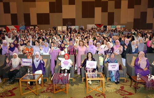 DATUK SERI NANCY SHUKRI