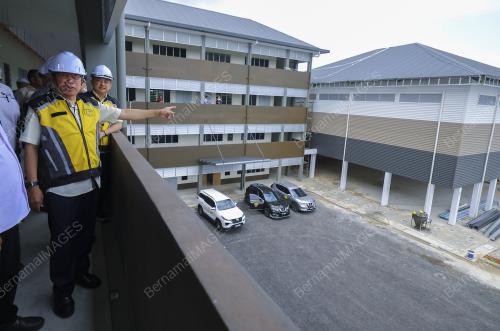 DATUK SERI AHMAD MASLAN