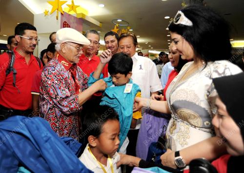 SK05_12082012_BAJU_RAYA