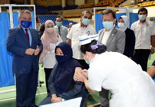 DATUK SERI DR ADHAM BABA