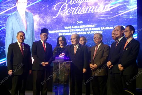 DATUK AMAR DOUGLAS UGGAH EMBAS
