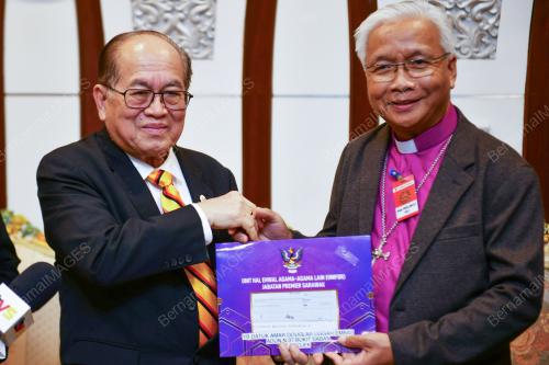 DATUK AMAR DOUGLAS UGGAH EMBAS