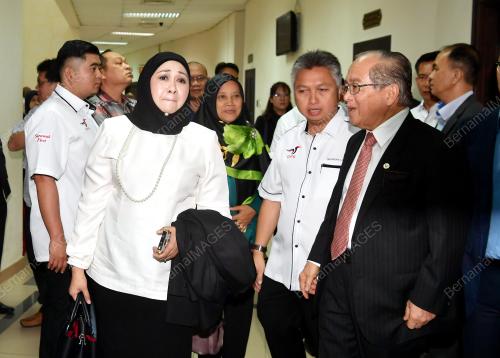 DATUK AMAR DOUGLAS UGGAH EMBAS