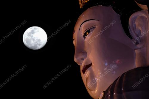 HARI WESAK