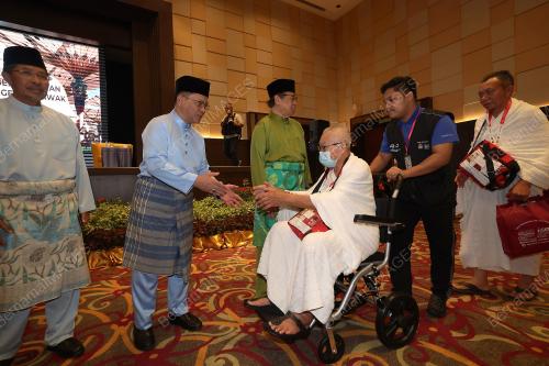 TAN SRI ABANG JOHARI TUN OPENG