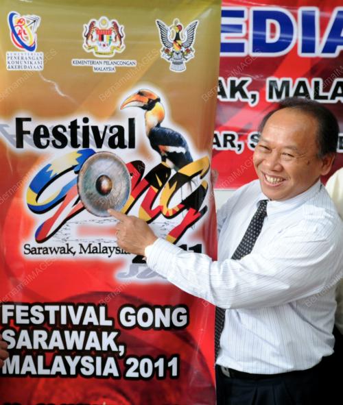 DATUK PETER NANSIAN NGUSIE