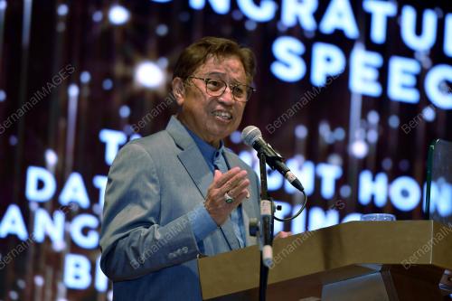 TAN SRI ABANG JOHARI TUN OPENG