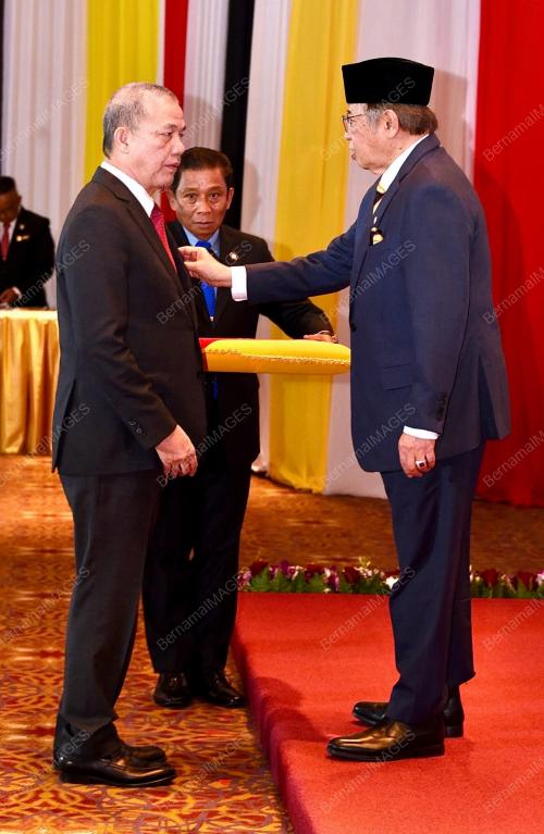 TAN SRI ABANG JOHARI TUN OPENG