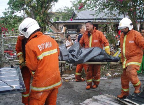 BOMBA_TERBAKAR