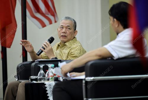DATUK SERI FADILLAH YUSOF