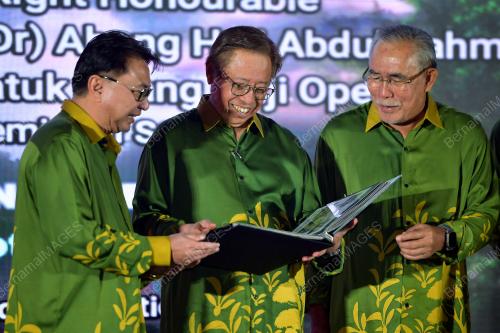 TAN SRI ABANG JOHARI TUN OPENG