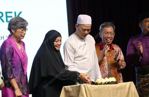 DATUK SERI FADILLAH YUSOF
