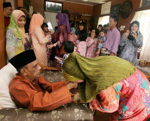 SK05_18082012_SAMBUTAN_RAYA