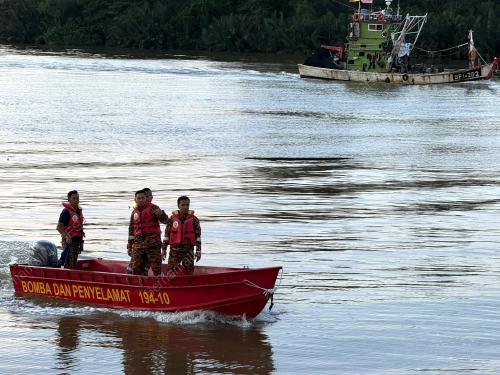 SAR LIMA MANGSA BOT REGATTA KARAM