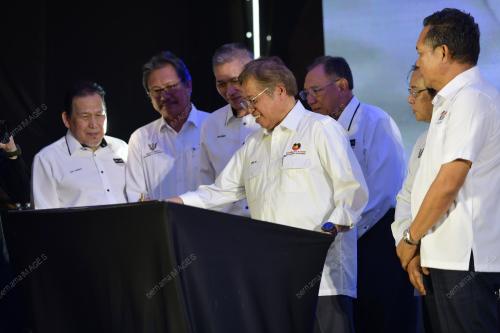 TAN SRI ABANG JOHAHARI TUN OPENG