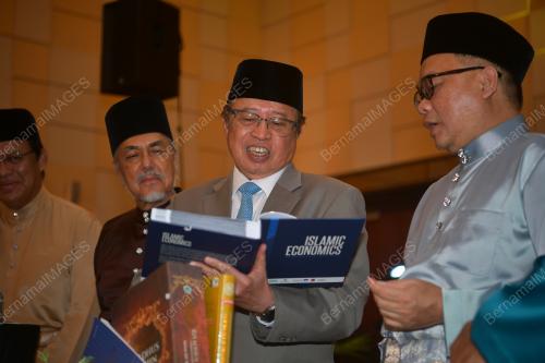 TAN SRI ABANG JOHARI TUN OPENG