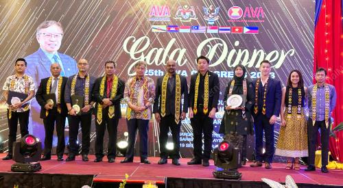 TAN SRI ABANG JOHARI TUN OPENG