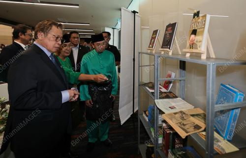 TAN SRI ABANG JOHARI TUN OPENG