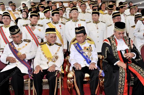 ISTIADAT PEMBUKAAN PENGGAL PERTAMA DUN SARAWAK