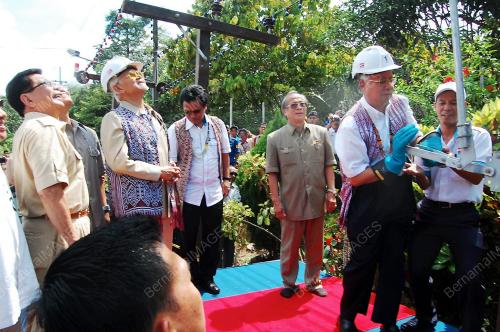 MOHD NAJIB TUN ABDUL RAZAK
