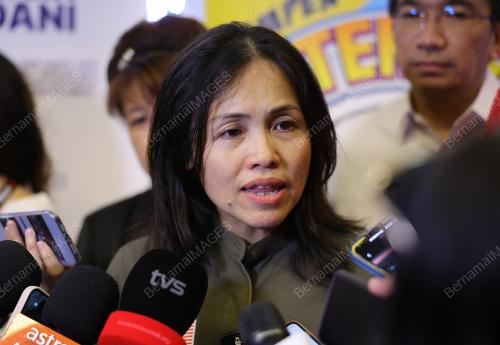 TEO NIE CHING RASMI KARNIVAL KOMUNITI KEMPEN INTERNET SELAMAT