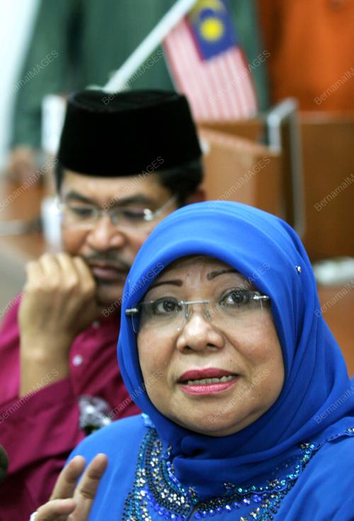 DATUK ROHANI ABDUL KARIM
