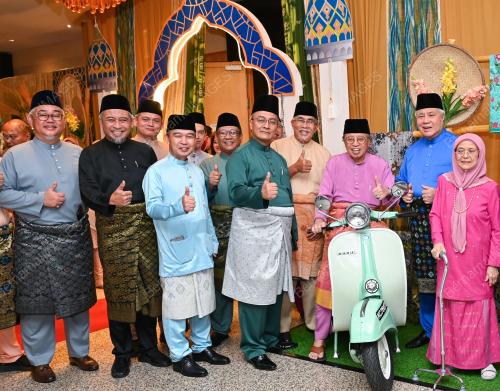 TAN SRI ABANG JOHARI TUN OPENG